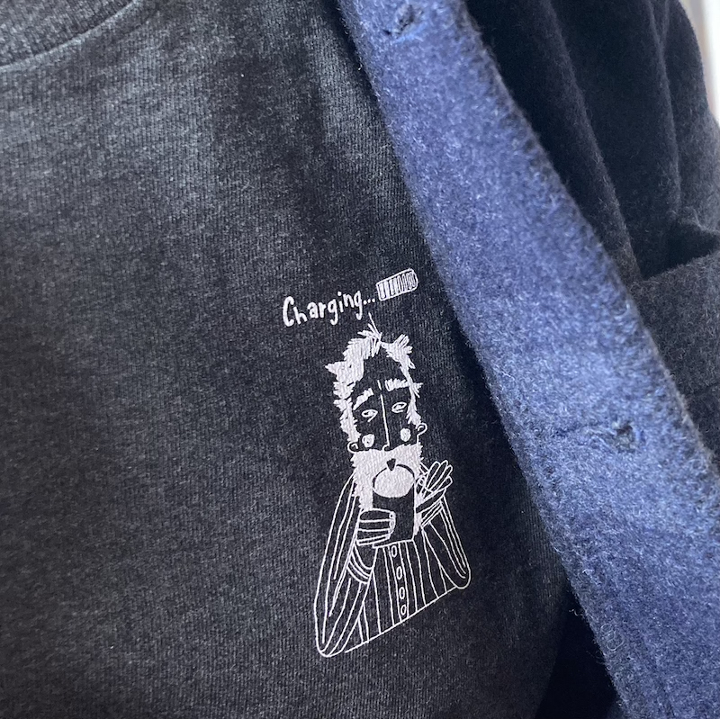 T-shirt “charging” by Judith Mattes-Schneider Gr. S